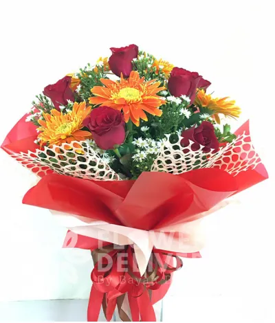 8 pieces of Red Roses with Gerberas (Round Bouquet)