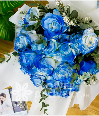 Charming Blue Roses Spray