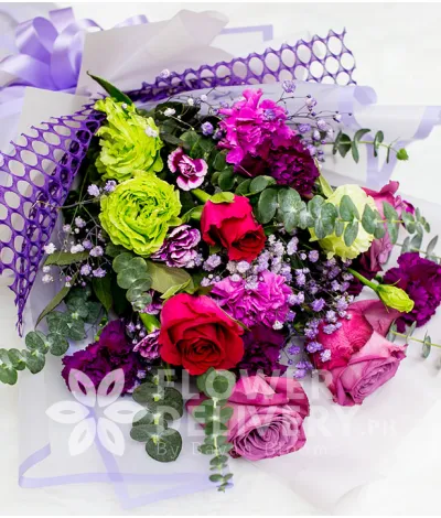 Charming Bouquet of Mixed Roses