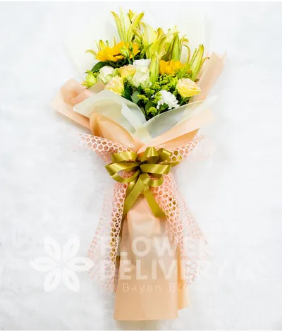 Elegant Bouquet of Sunflowers and Lilies Elegant Bouquet of Sunflowers and Lilies