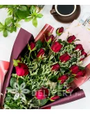 Gorgeous 18 Stems Red Roses