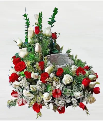 Elegant Red and White Roses Urn Flower Arrangement Elegant Red and White Roses Urn Flower Arrangement